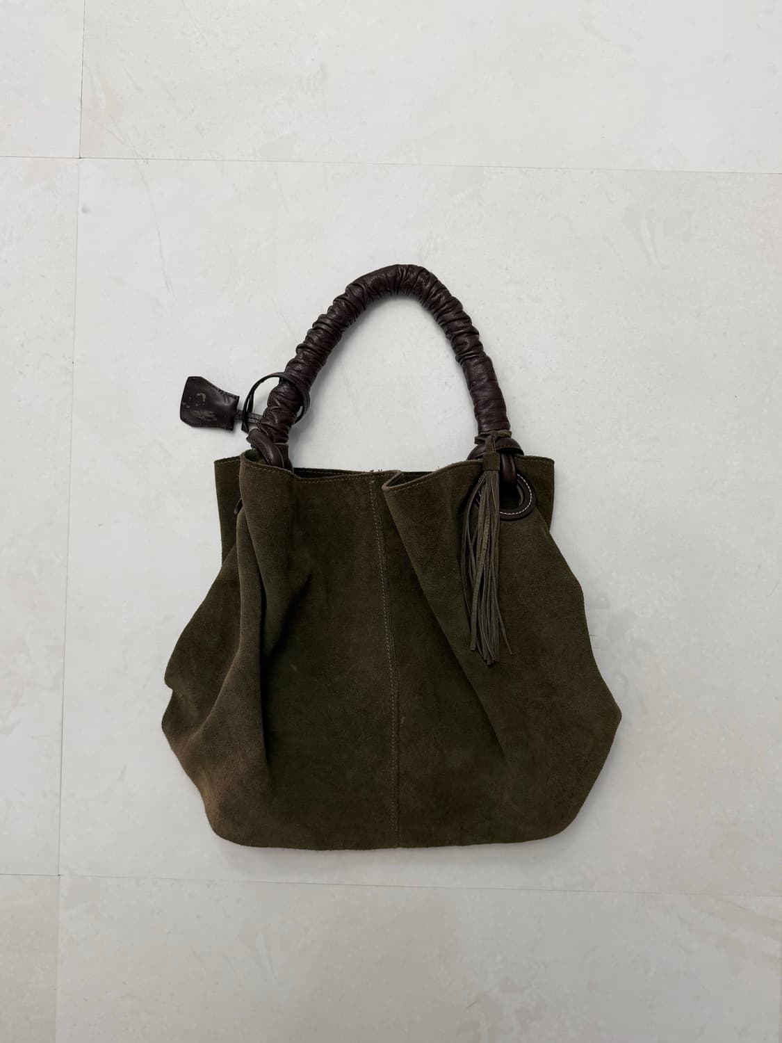 스웨이드 프린지 디테일 호보백  상품이미지3