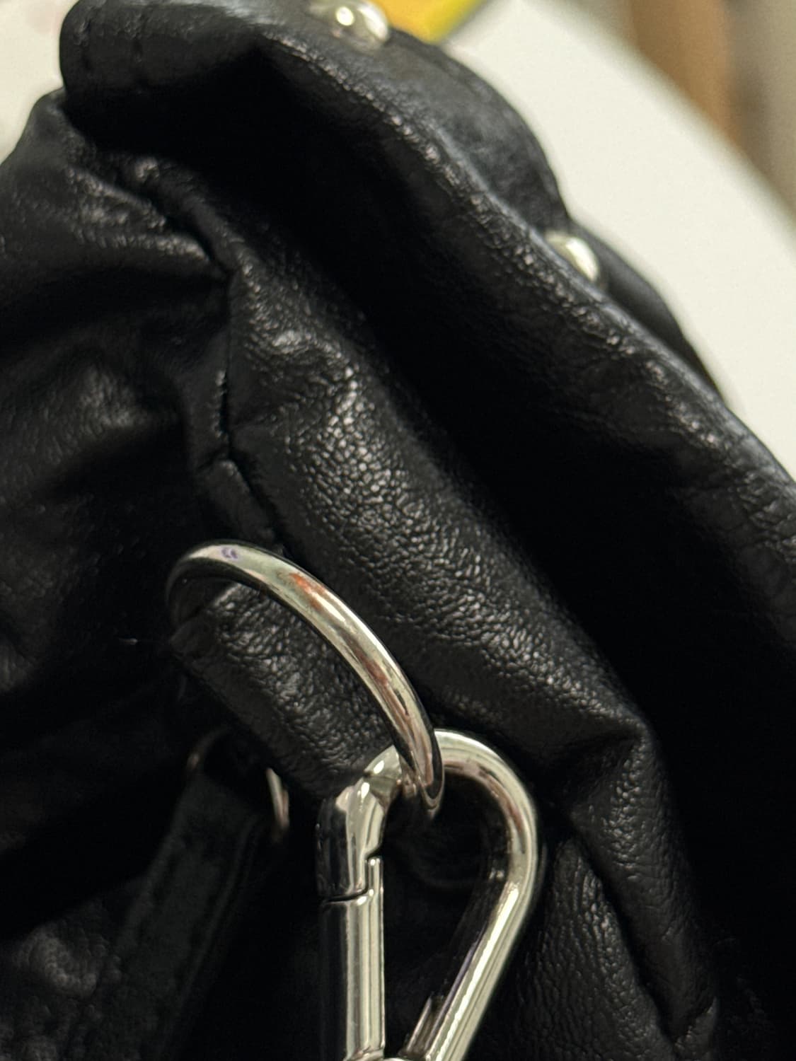 급처 / 다이닛 스터드 포켓백 블랙 상품이미지2