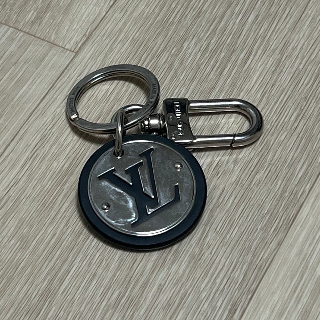 루이비통 LV 컷 서클 키 홀더 상품이미지1
