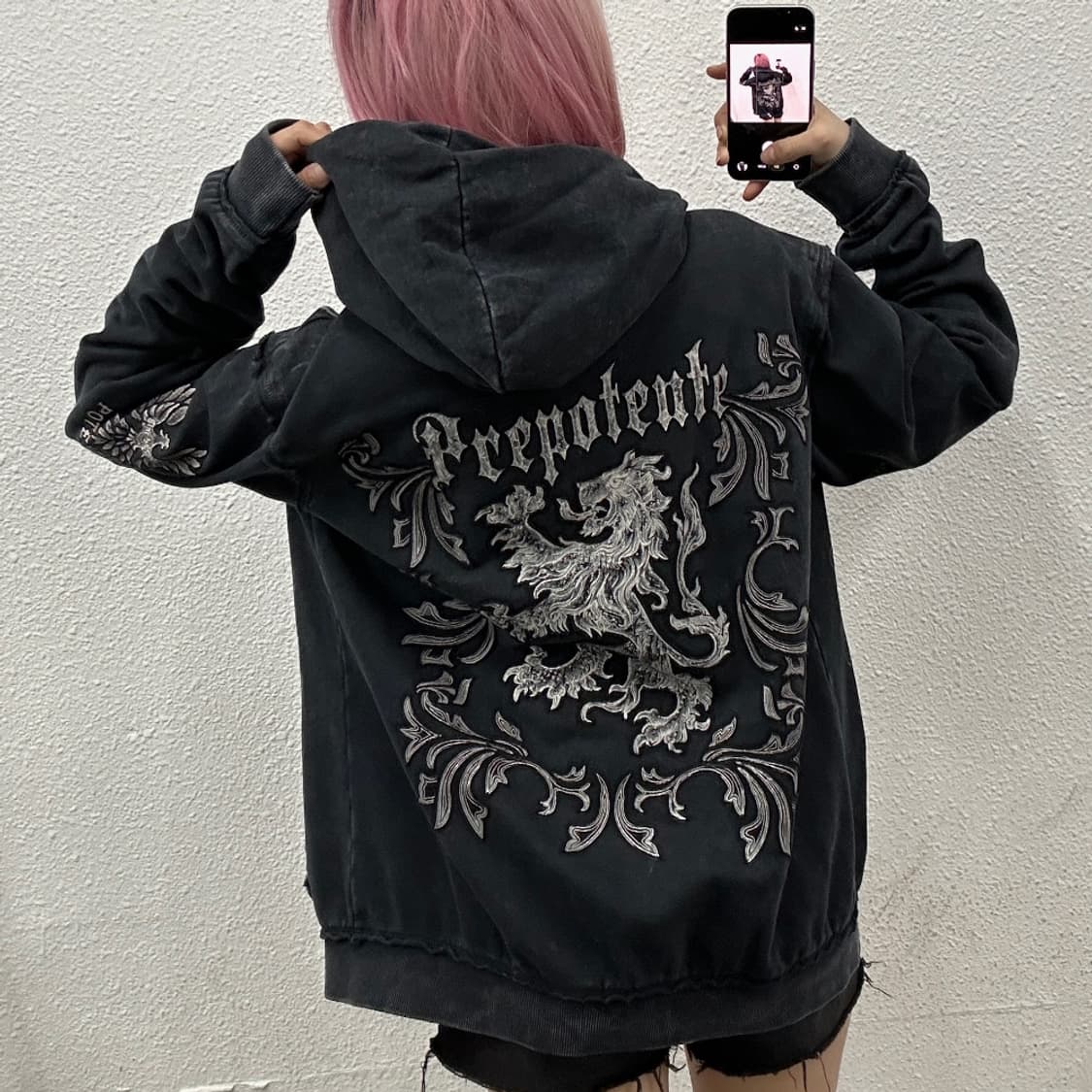 버커루 y2k 락시크맛 센터프린팅 블랙 후드집업 상품이미지3