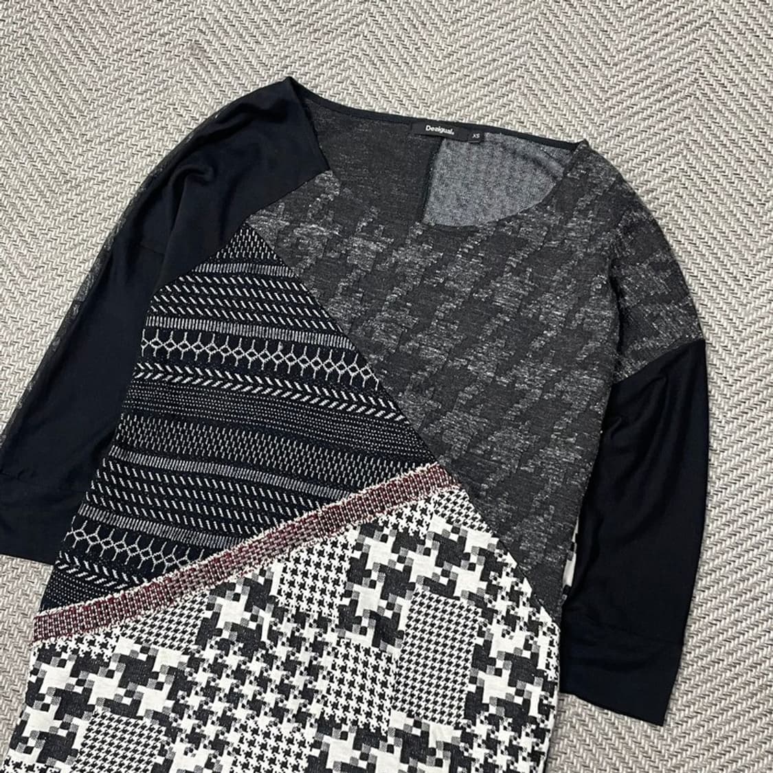 데시구알 패턴 티셔츠 v0059 상품이미지3