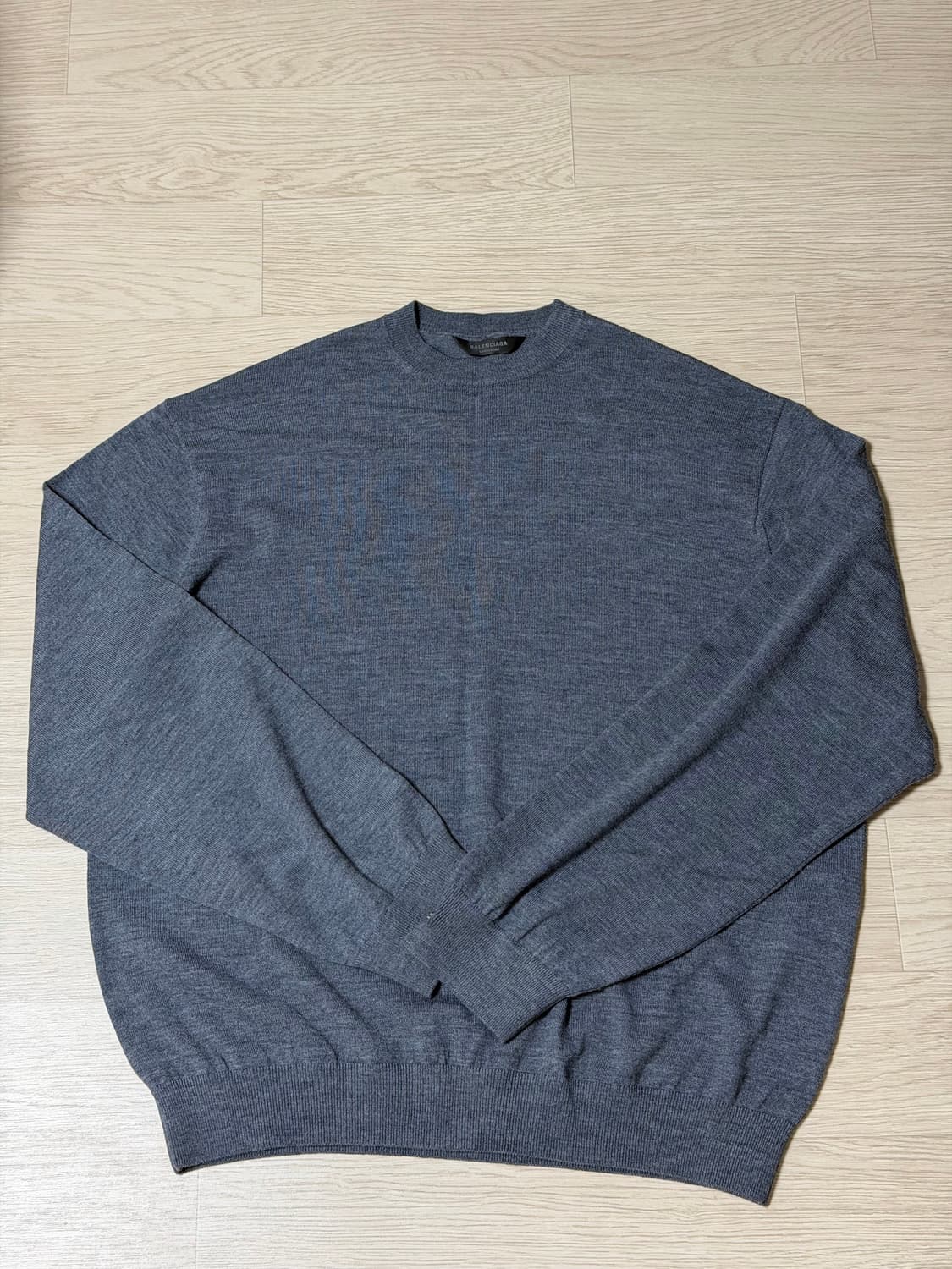 발렌시아가 가드로브 니트 그레이 상품이미지5