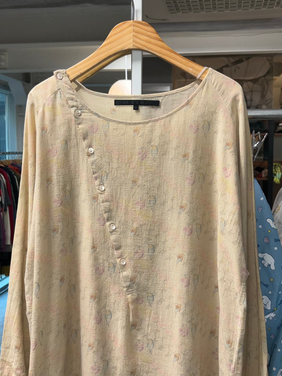 언스퀴키 비대칭 블라우스  상품이미지2