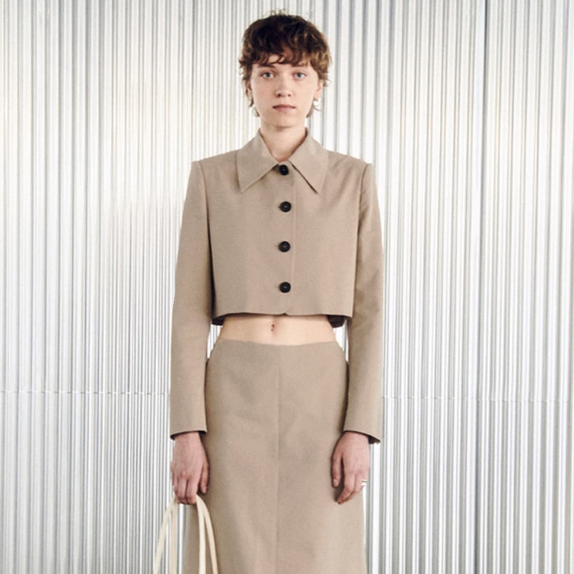 에오우스(EOUS) 크롭자켓 프리사이즈 새상품 상품이미지1