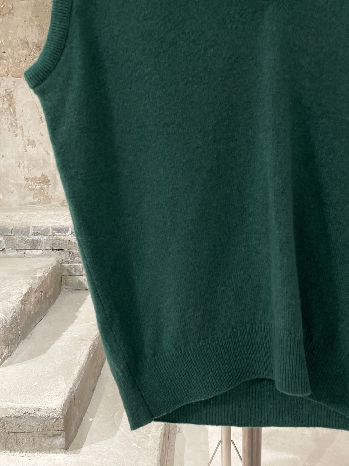 버버리 그린 기마로고 V넥 니트 베스트 상품이미지4