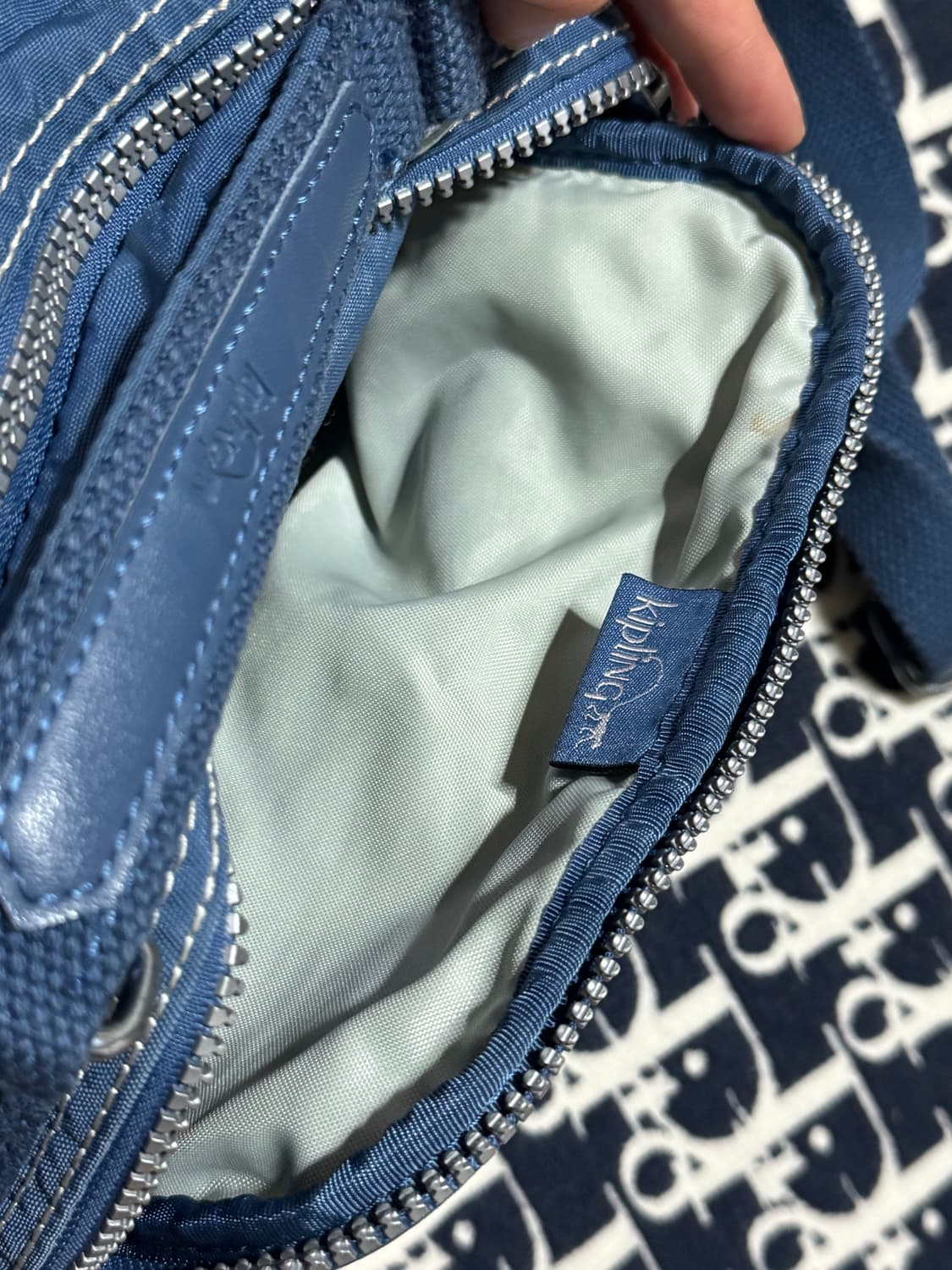 키플링 블루 크로스백 상품이미지3