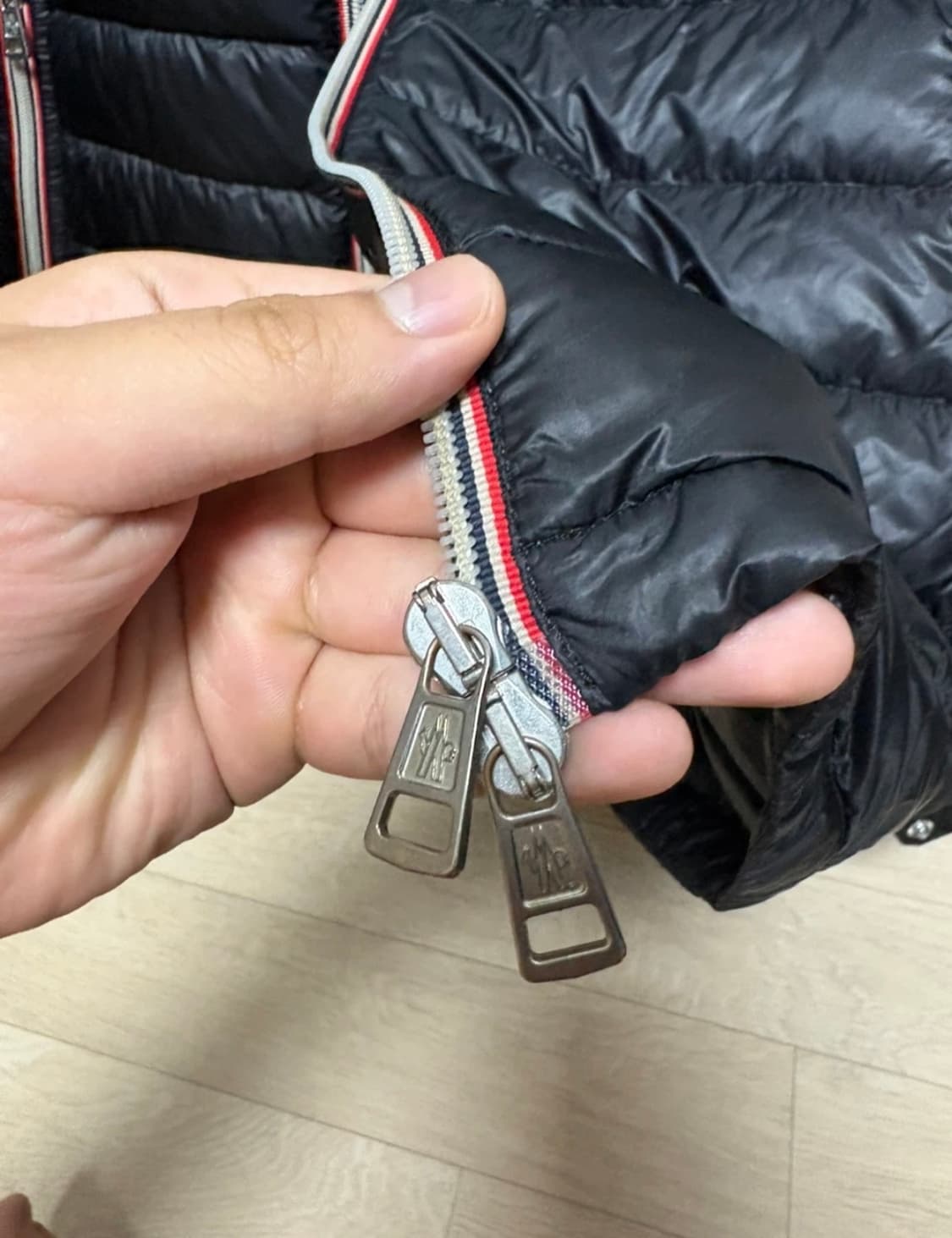  몽클레르 다니엘 경량패딩 4사이즈 판매합니다! 상품이미지8