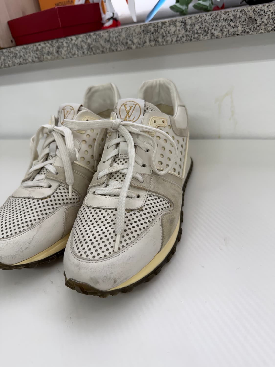 정품) 루이비통 여성 런어웨이 스니커즈 38.5 상품이미지2
