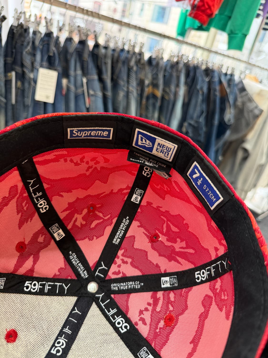 슈프림 x뉴에라 레드 카모플라쥬 스냅백 상품이미지4