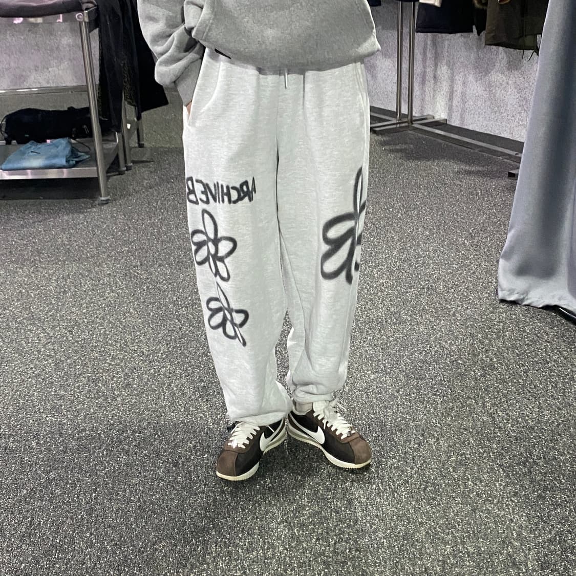 아카이브볼드 빅로고 페인팅 조거팬츠 B3249 상품이미지1