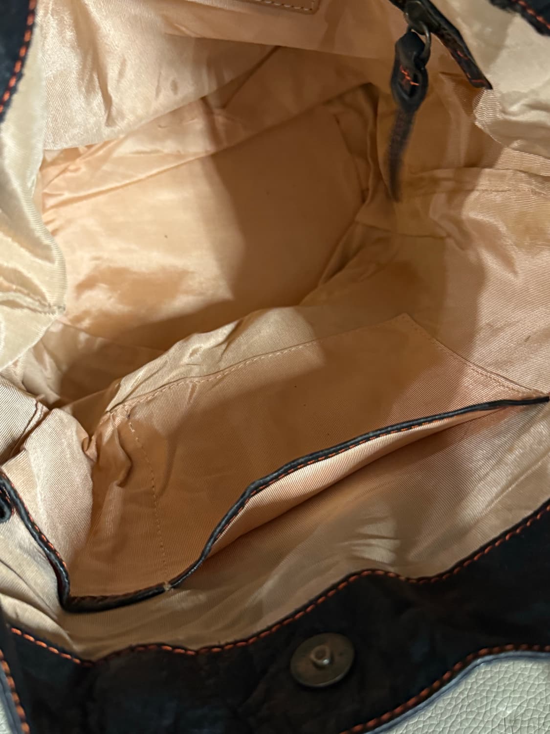 Stitch point zipper leather shoulder bag 상품이미지9