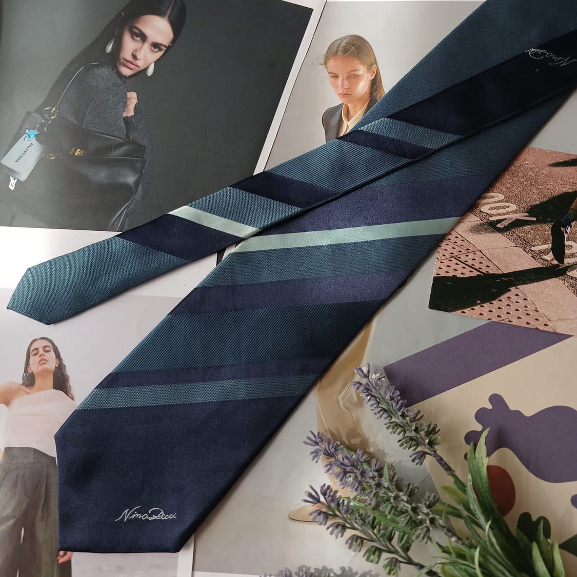 니나리치 실크 네이비 스트라이프 넥타이 9.8cm A+등급 A19844
 상품이미지4