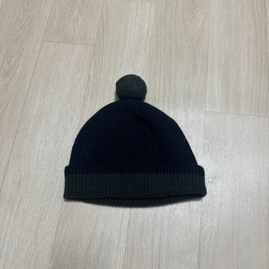 Free 이스트로그 폼폼 비니 램스울 네이비 올리브 상품이미지2