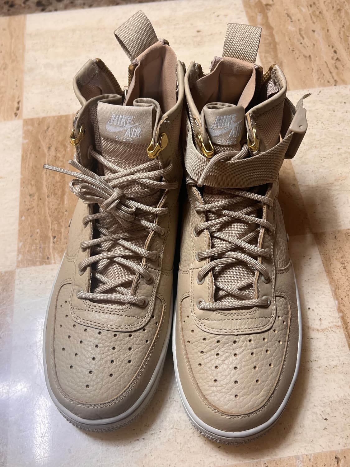 나이키 SF AF1 하이 베이지 245mm 상품이미지1