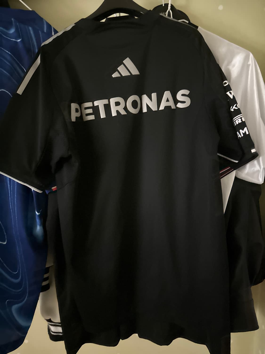 아디다스 AMG 메르세데스 F1 팀 저지 블랙 상품이미지3