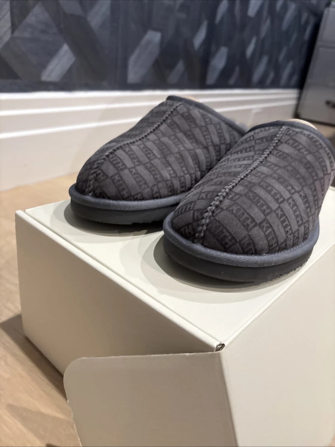 키스 모노그램 시어링 슬리퍼 상품이미지5