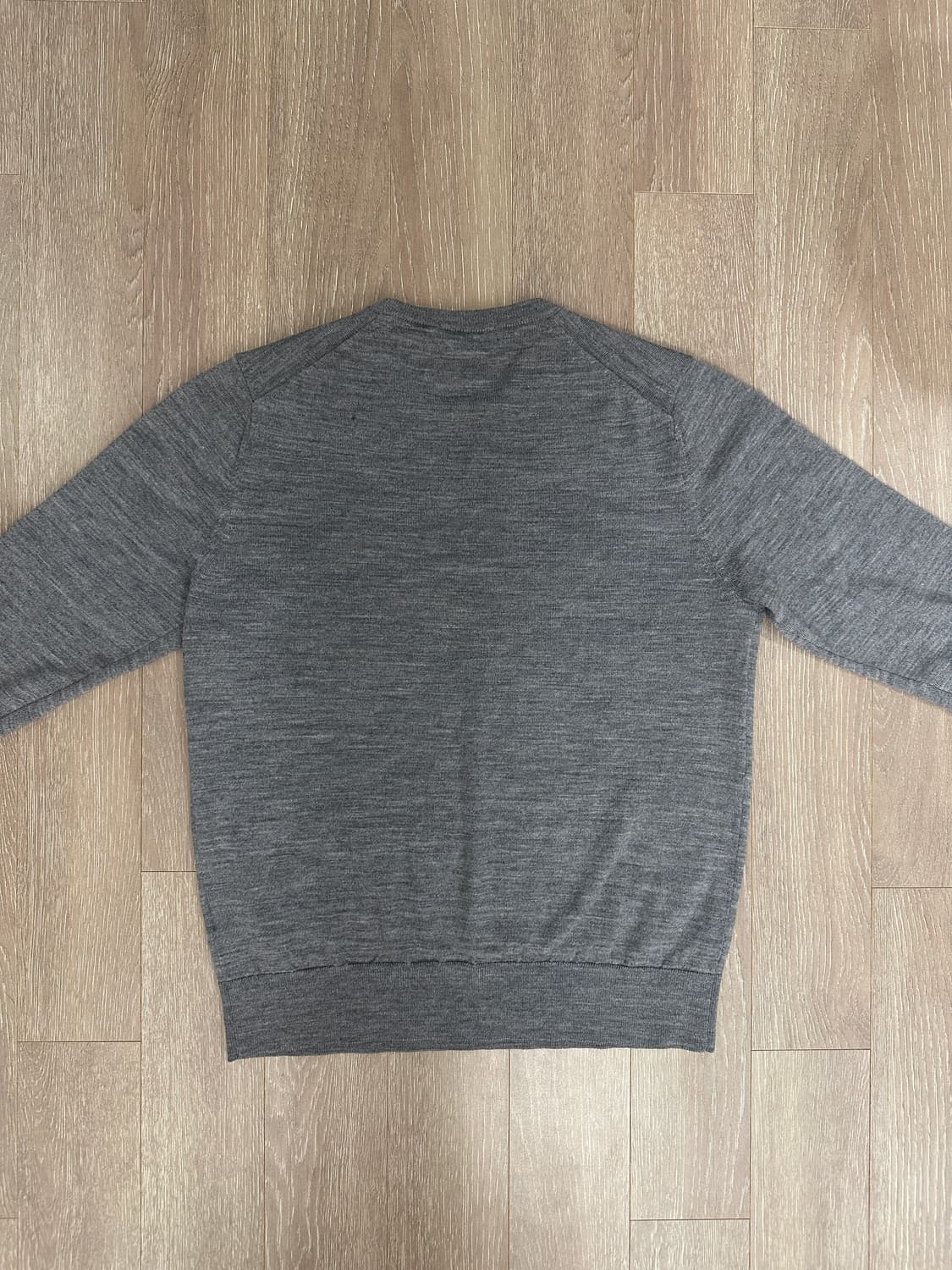 유니클로 메리노크루넥스웨터 그레이 M 사이즈 상품이미지3