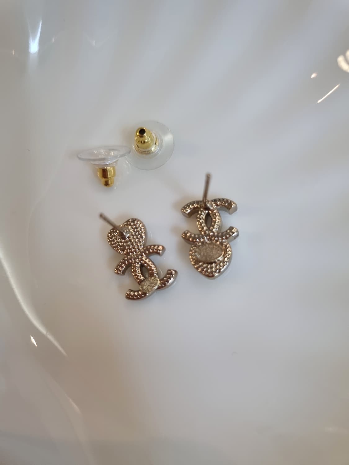 샤넬 CC 언발 크리스탈하트 귀걸이 샴페인골드 업사이클링 상품이미지6