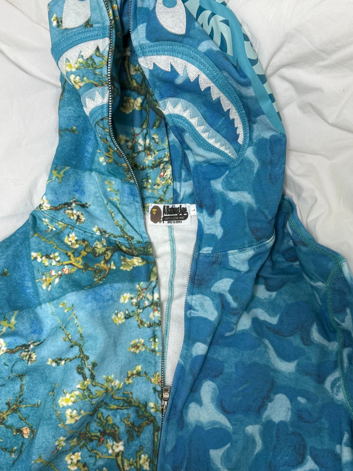 베이프 반고흐 뮤지엄 블루 L 상품이미지2