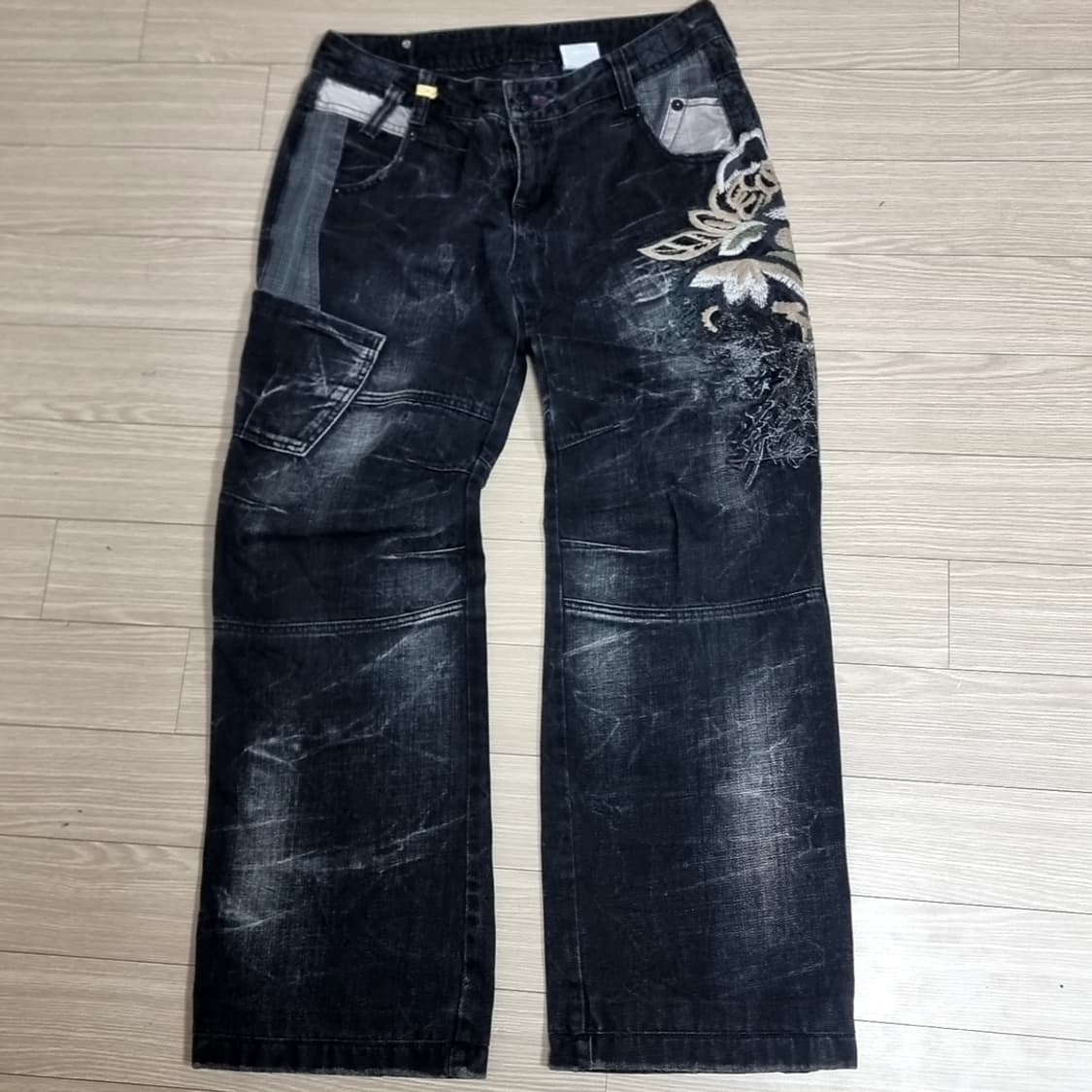 빈티지 아비스틴 블랙 워싱 플라워 자수 데님 팬츠(32) 상품이미지1