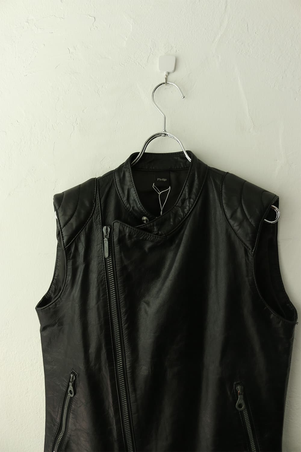 플레지 사선 레더 베스트  상품이미지4