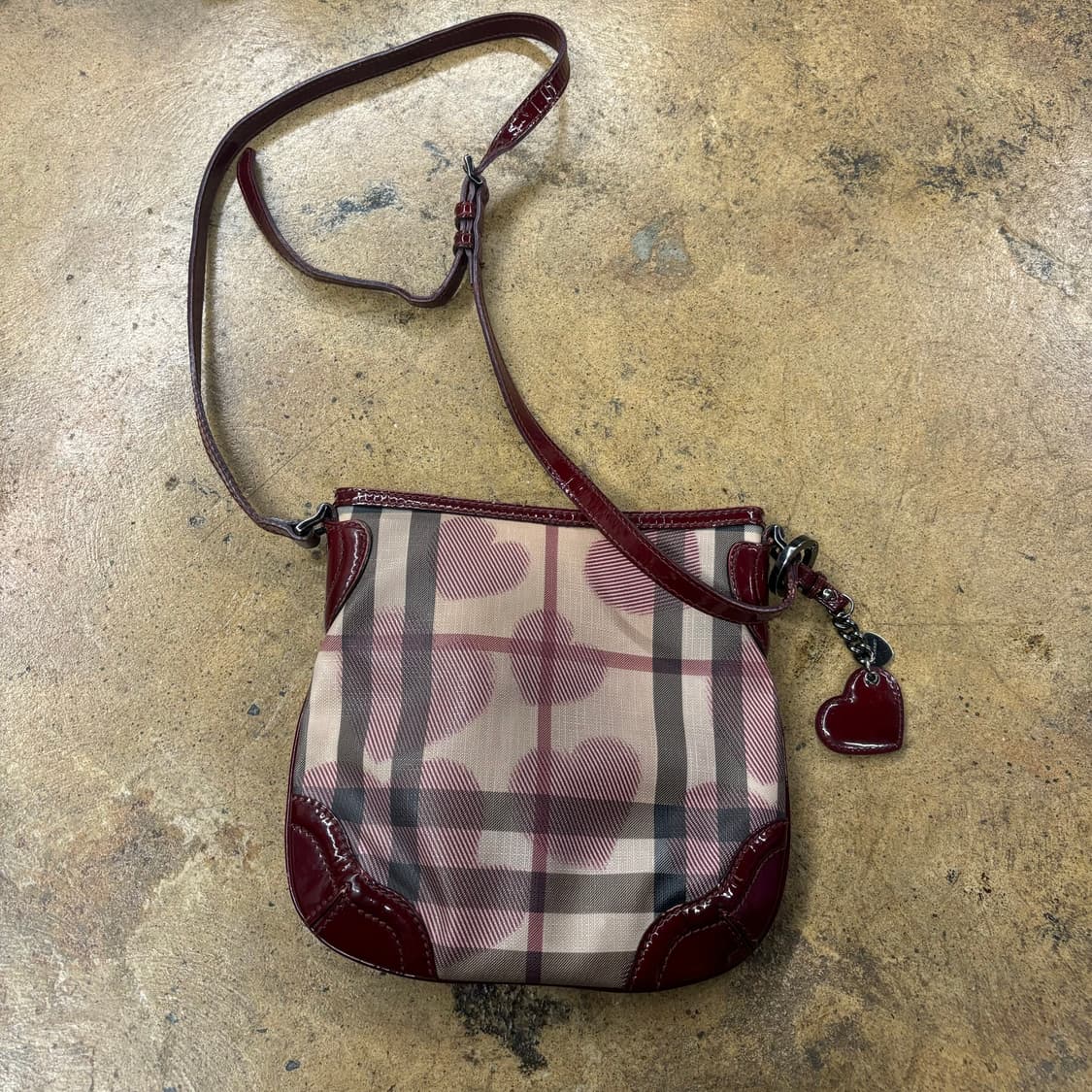버버리 버건디 체크 하트 크로스백 숄더백 가방 상품이미지3