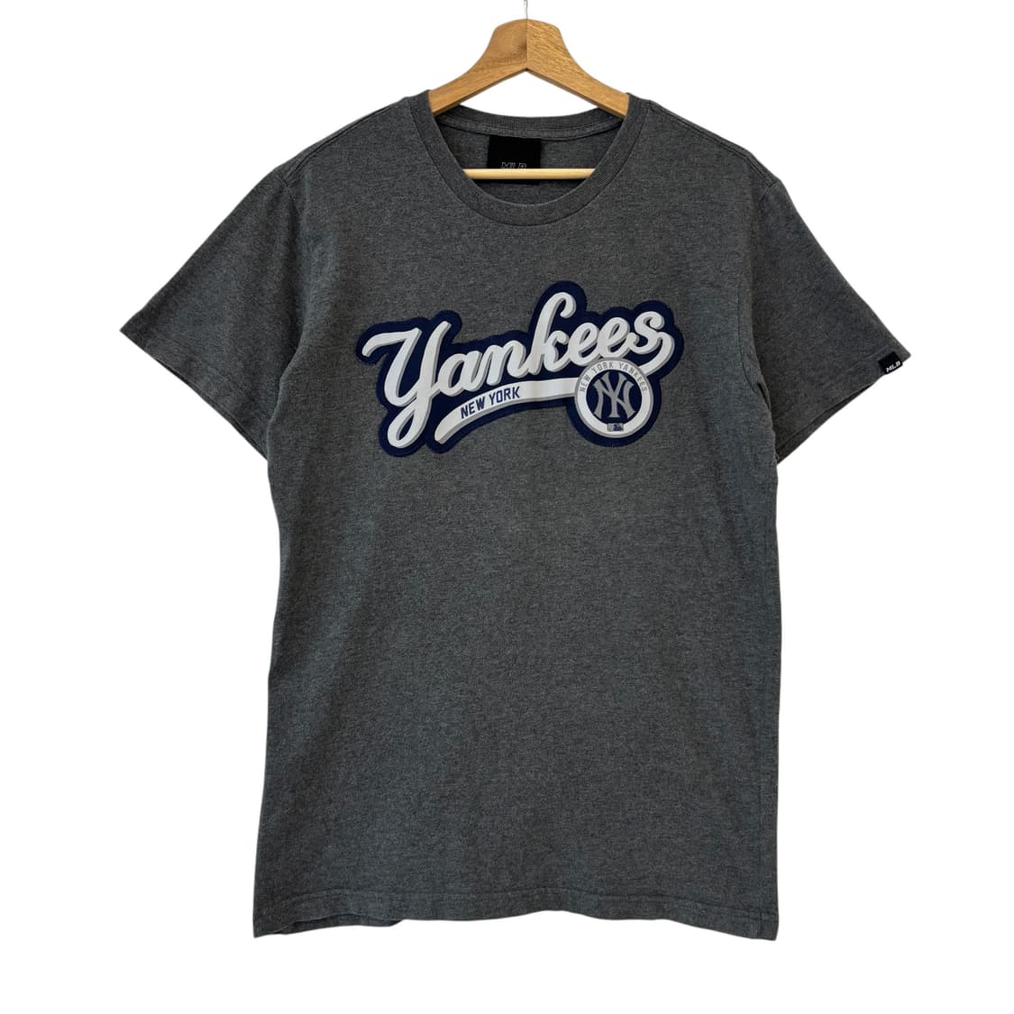 MLB 뉴욕양키스 슬림 핏 반팔 티 상품이미지1