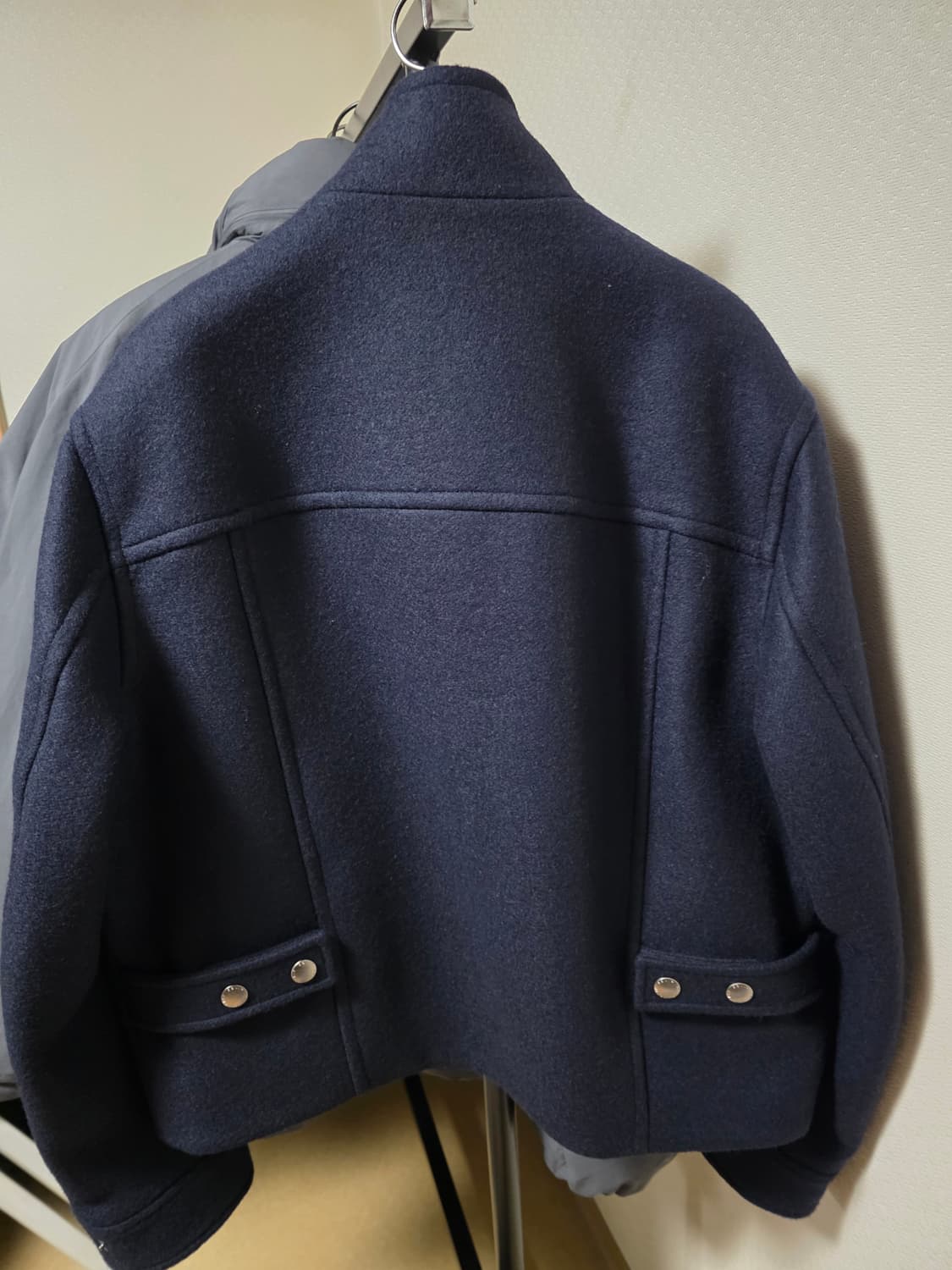 실착0회보장) 솔리드옴므 울 크롭 자켓 네이비 46 상품이미지3