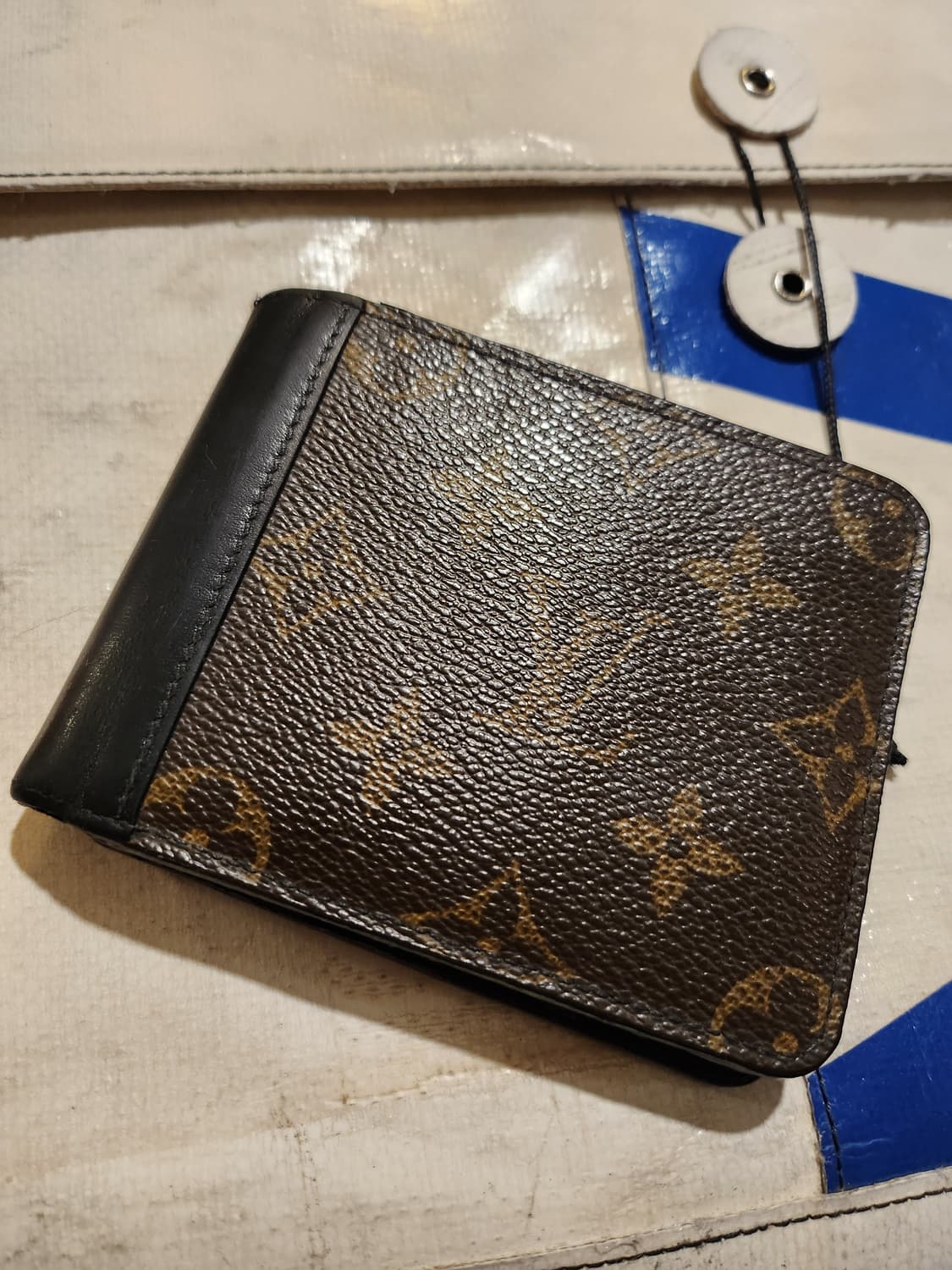 루이비통 마카사르 멀티플 월렛 상품이미지1