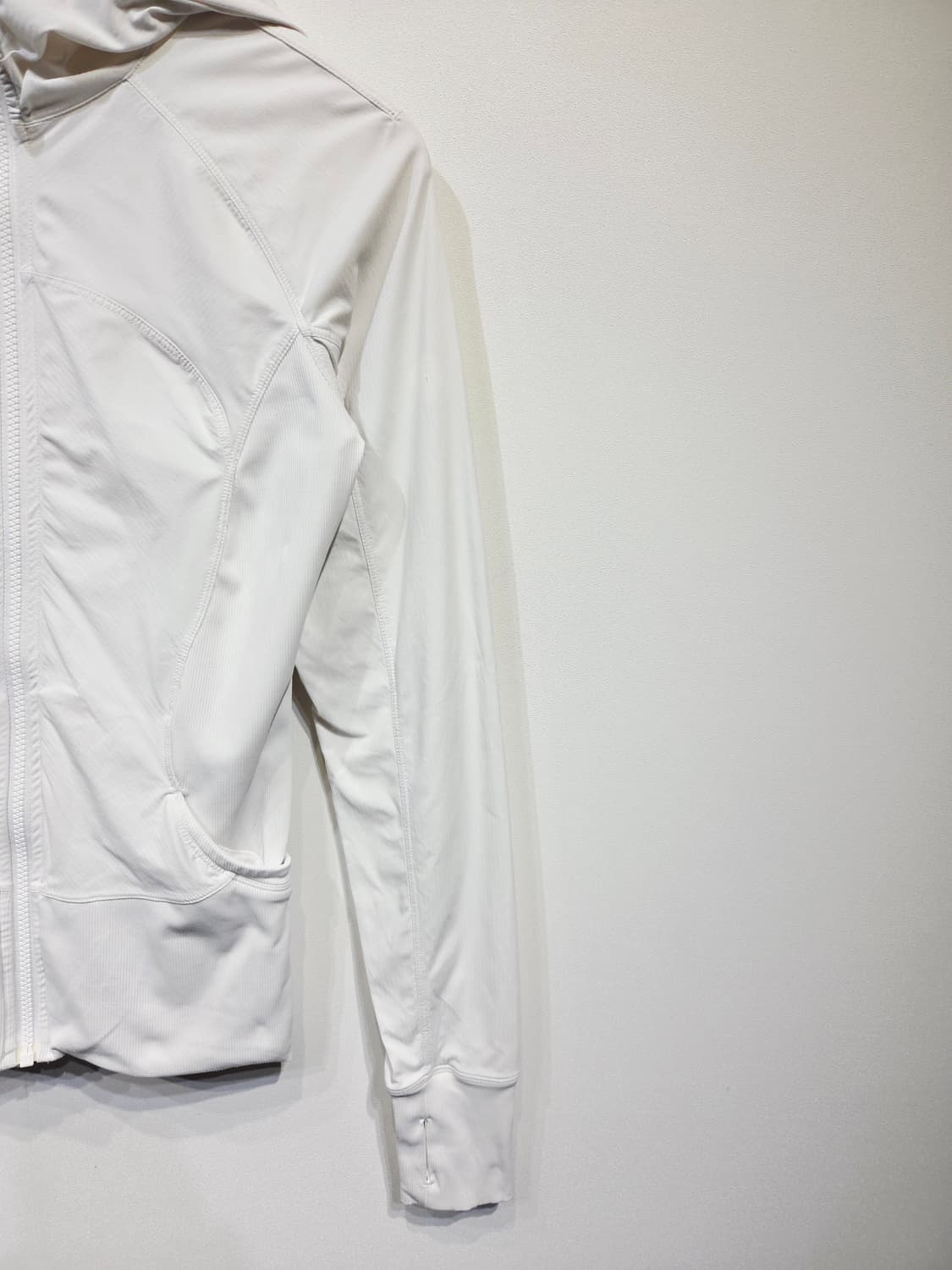 룰루레몬 뒷면 셔링 후드 집업 자켓 화이트 상품이미지6