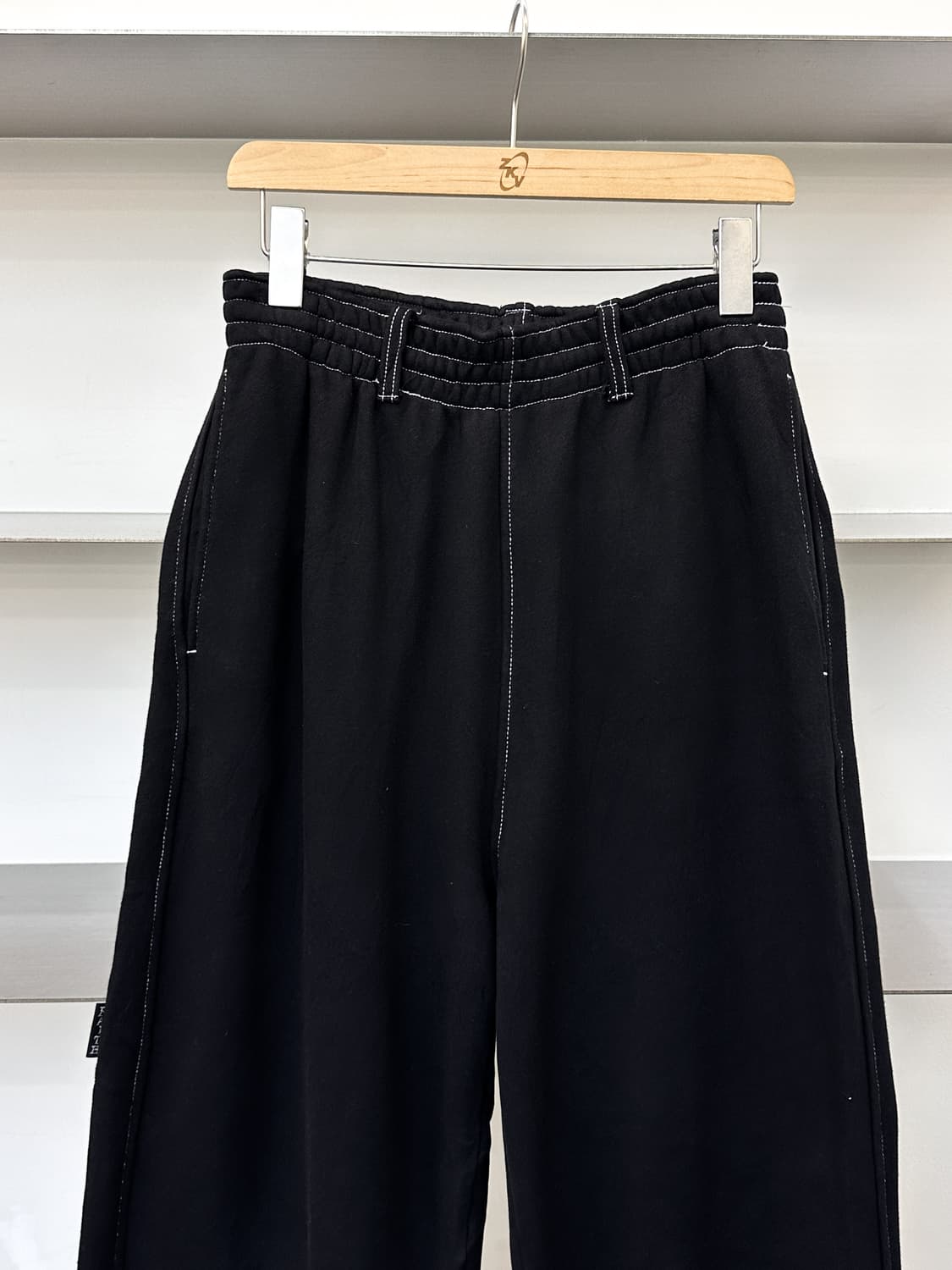 페이스 콘트라스트 스티치 스웻 팬츠 상품이미지3