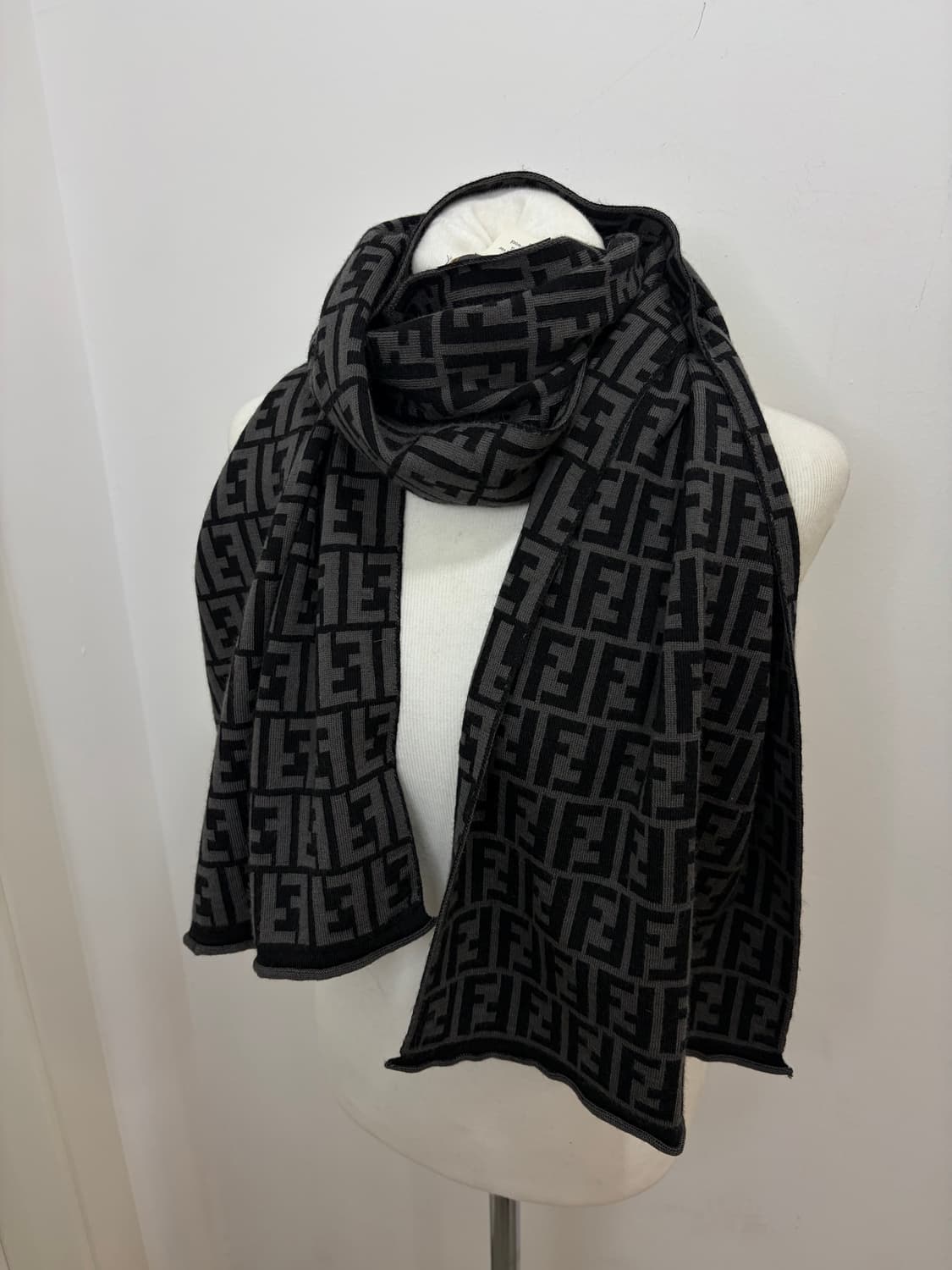 펜디 울 주카 머플러 상품이미지1