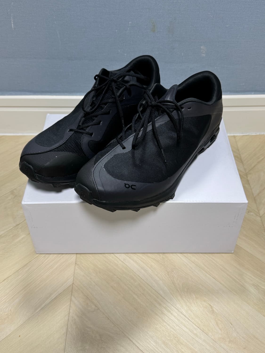 온 러닝 x 포스트 아카이브 팩션 클라우드벤쳐 피크 올 블랙 (260) 상품이미지4