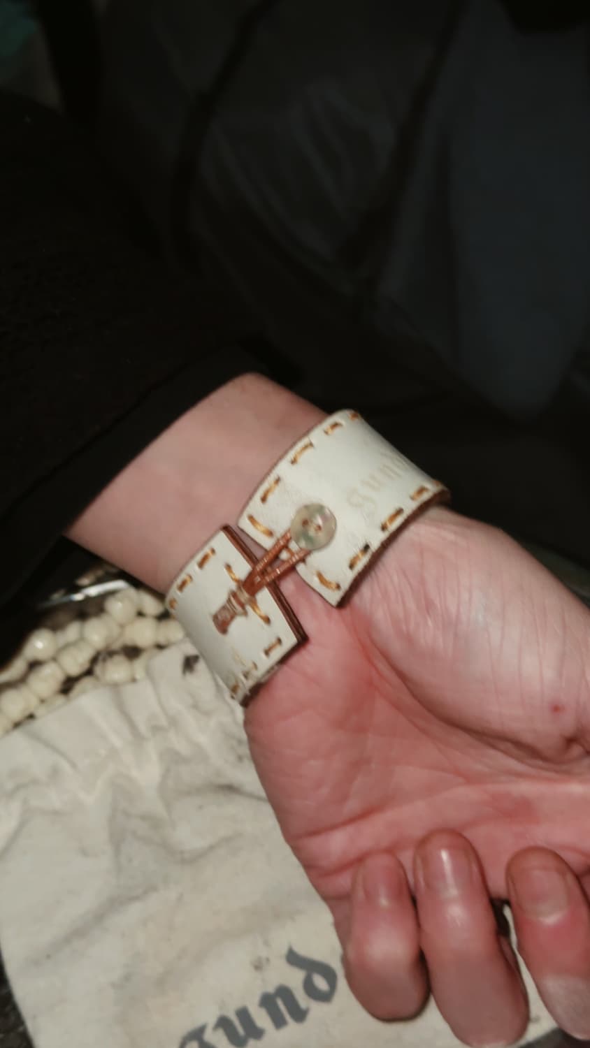 gunda  가죽 팔찌 신품 상품이미지2