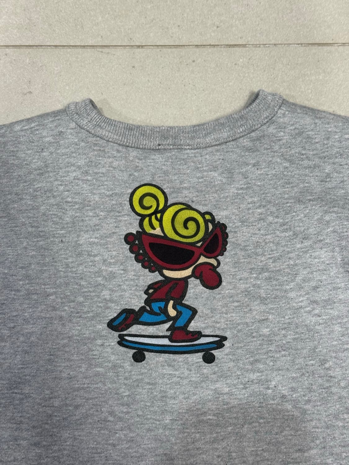 히스테릭 글래머 아카이브 그래피티 로고 맨투맨 스웨터 상품이미지2