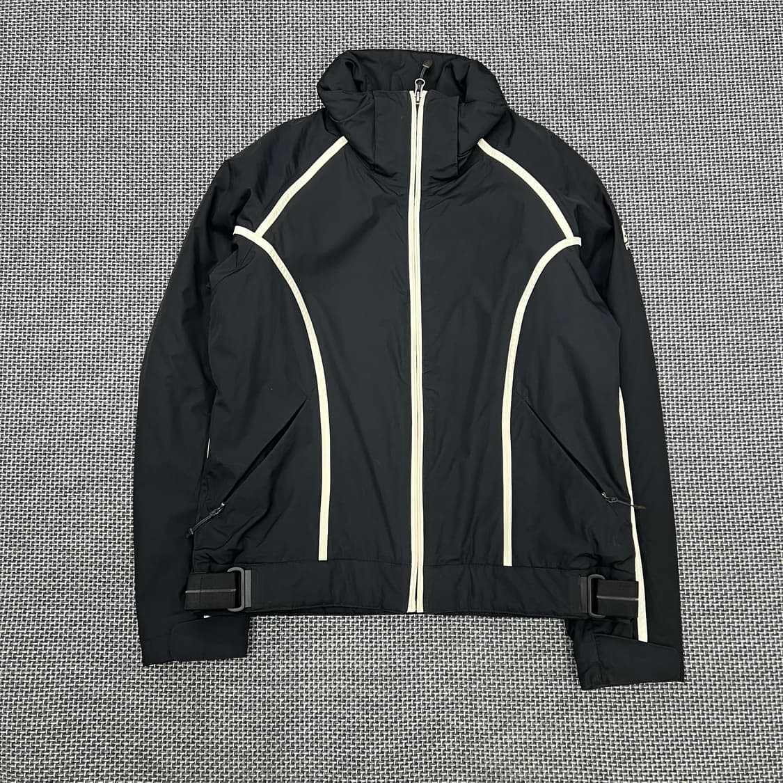 나이키 ACG 흰검 바람막이 상품이미지1