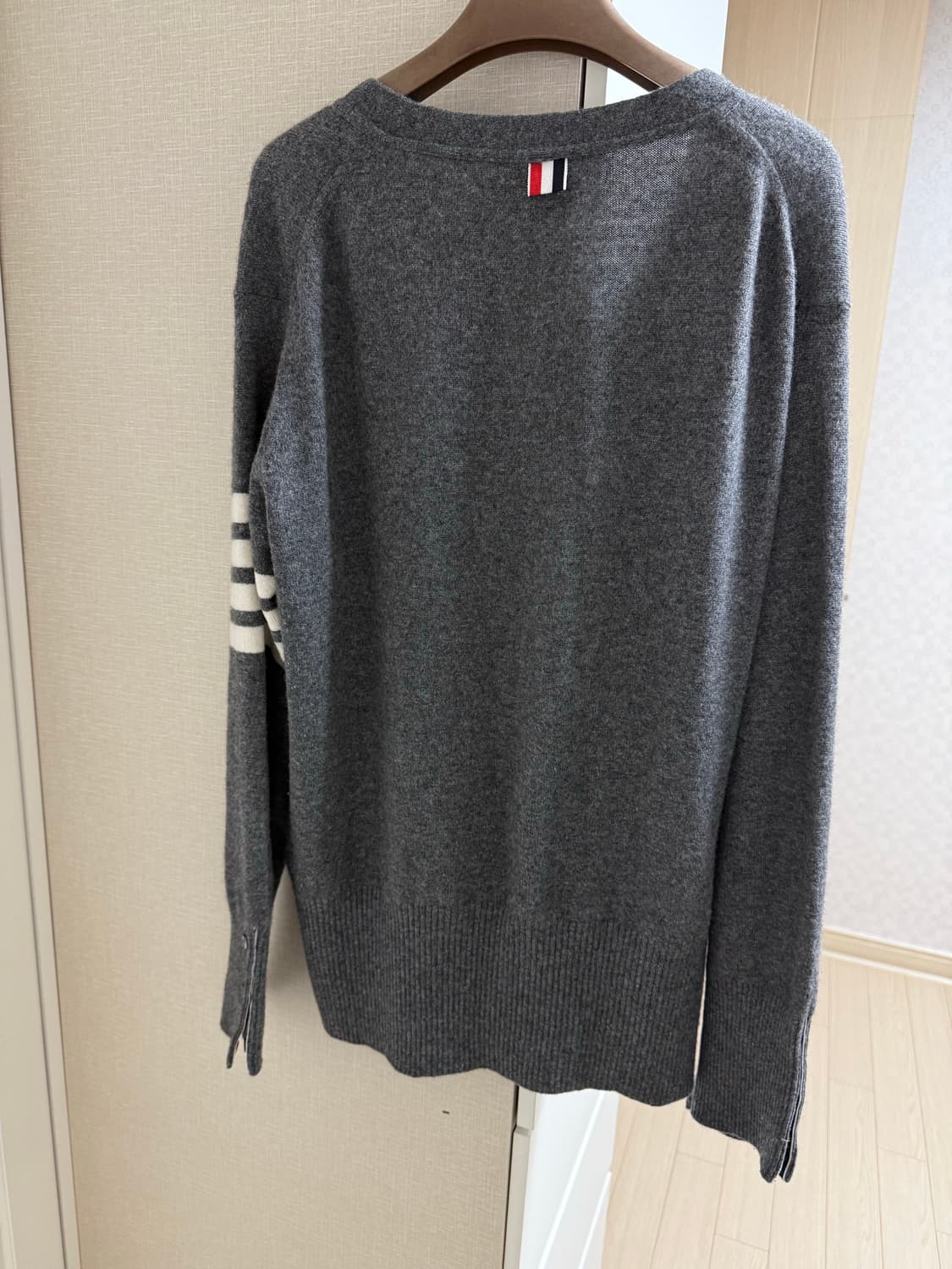 톰브라운 캐시미어 가디건 상품이미지2