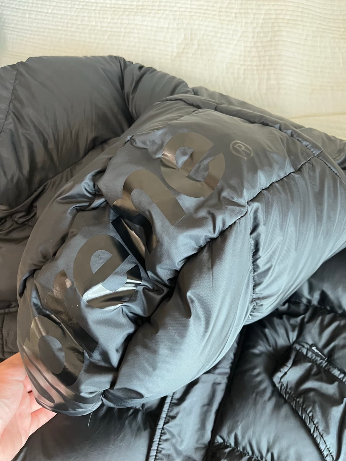 L사이즈 슈프림 700-필 다운 라이트웨이트 퍼퍼 자켓 블랙 - 24FW 상품이미지6