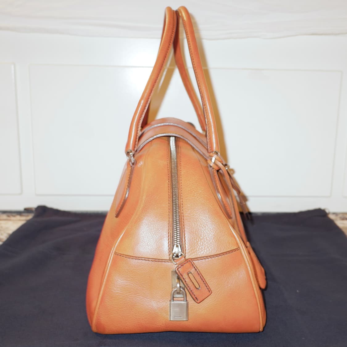 프라다 비텔로 다이노 레더 보울러 토트백 브라운 상품이미지5