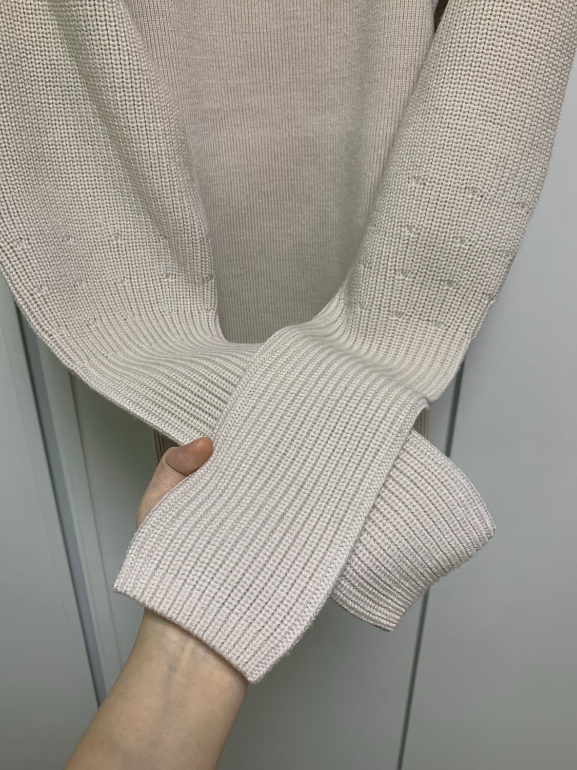 코스 퍼프 슬리브 니티드 니트 탑 xs 오프화이트 상품이미지3