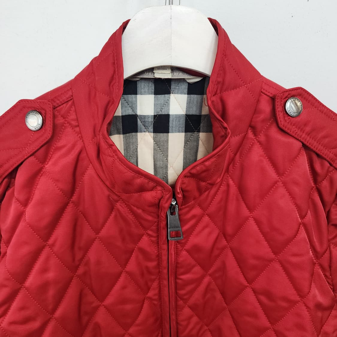 버버리 레드 퀼팅 자켓 상품이미지2