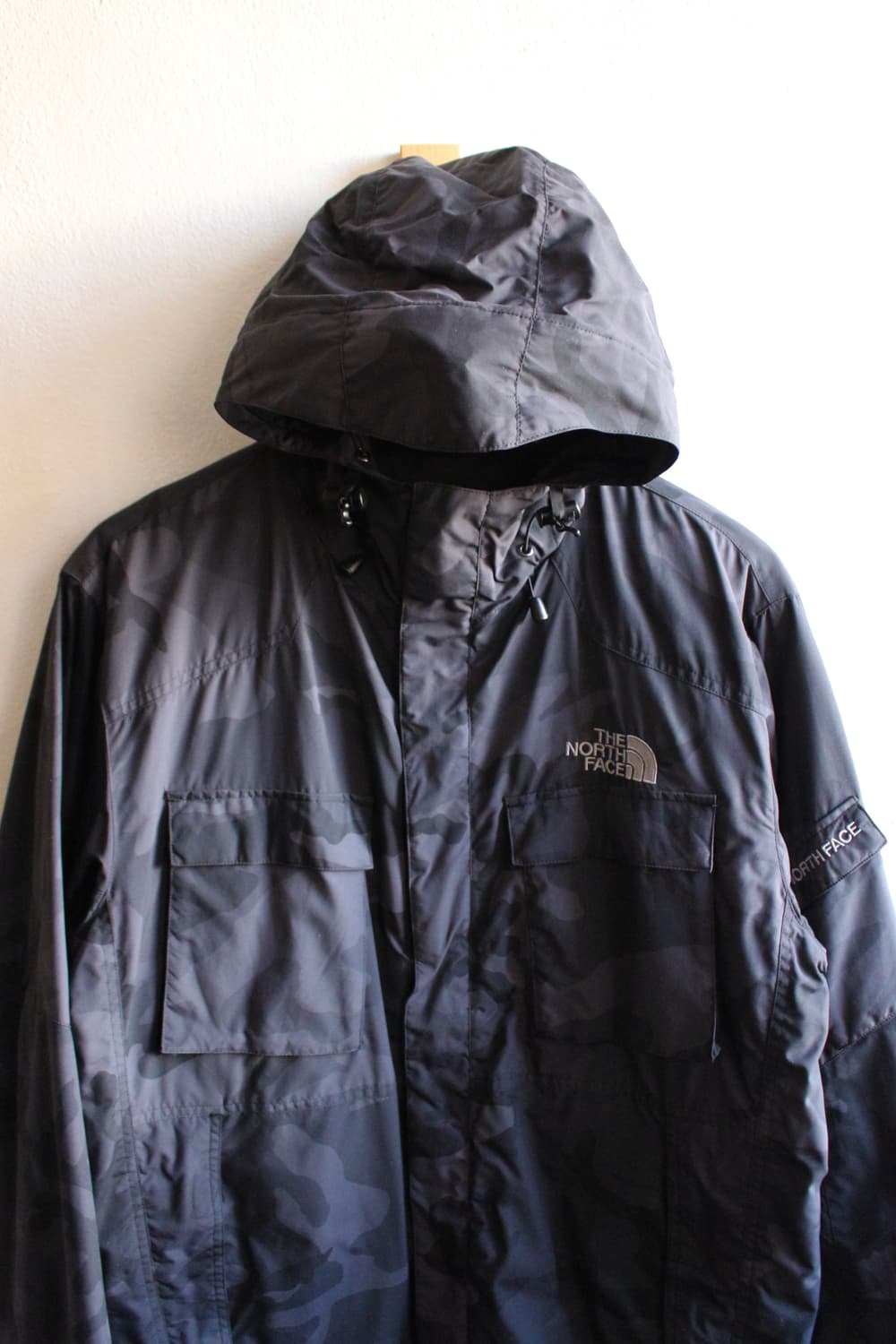 노스페이스 윈드브레이커 상품이미지2