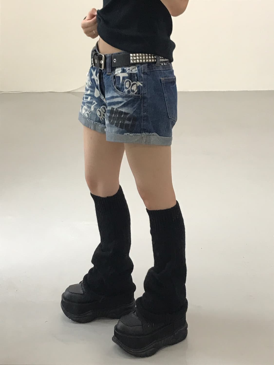 Chu Xxx Kitsch Graphic Denim Shorts 상품이미지2