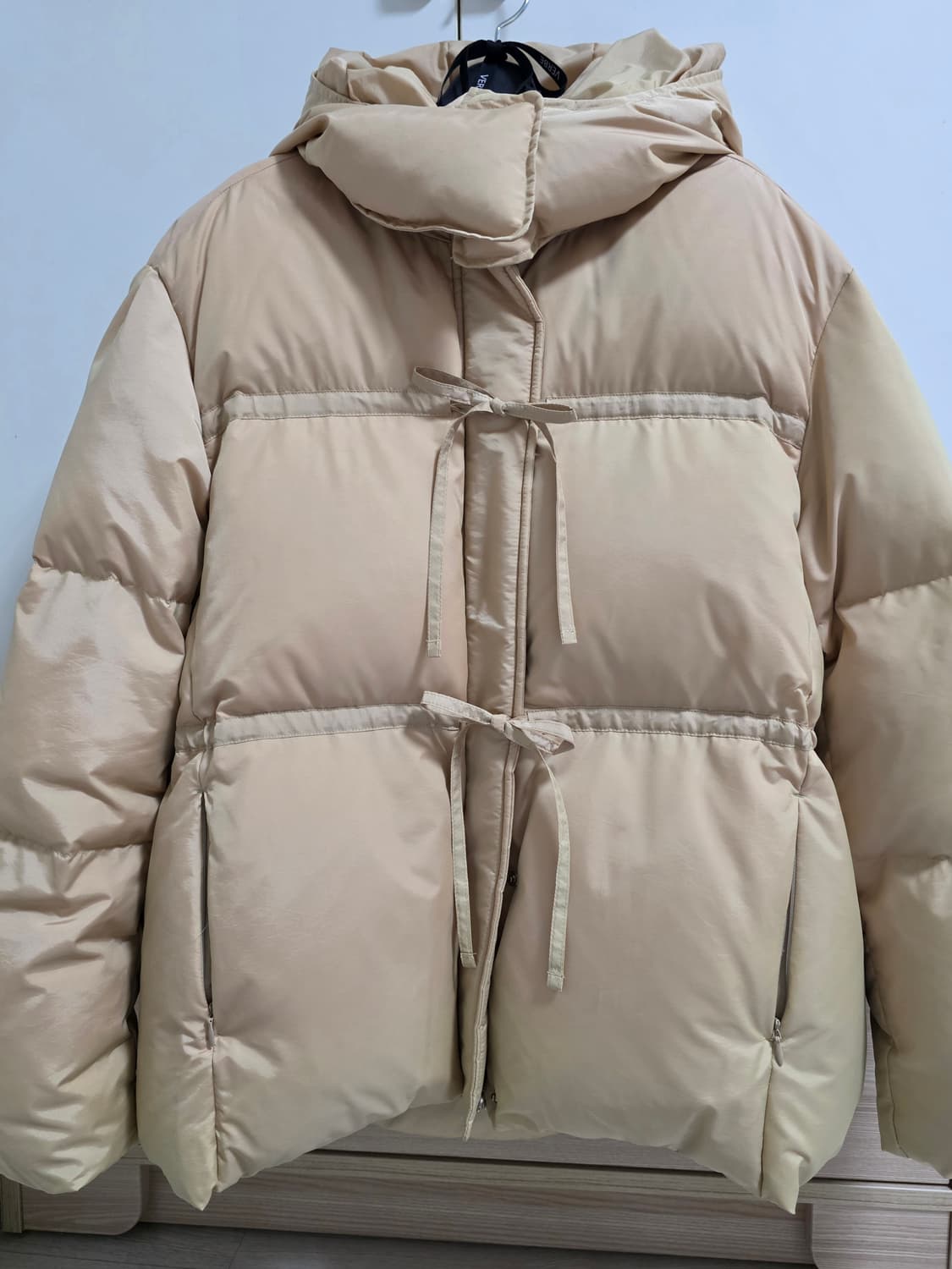 베르브 덕다운패딩 베이지색상 판매합니다. 상품이미지7