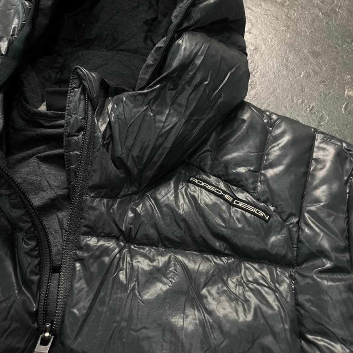 100 아디다스 포르쉐 디자인 유광 패딩  상품이미지3