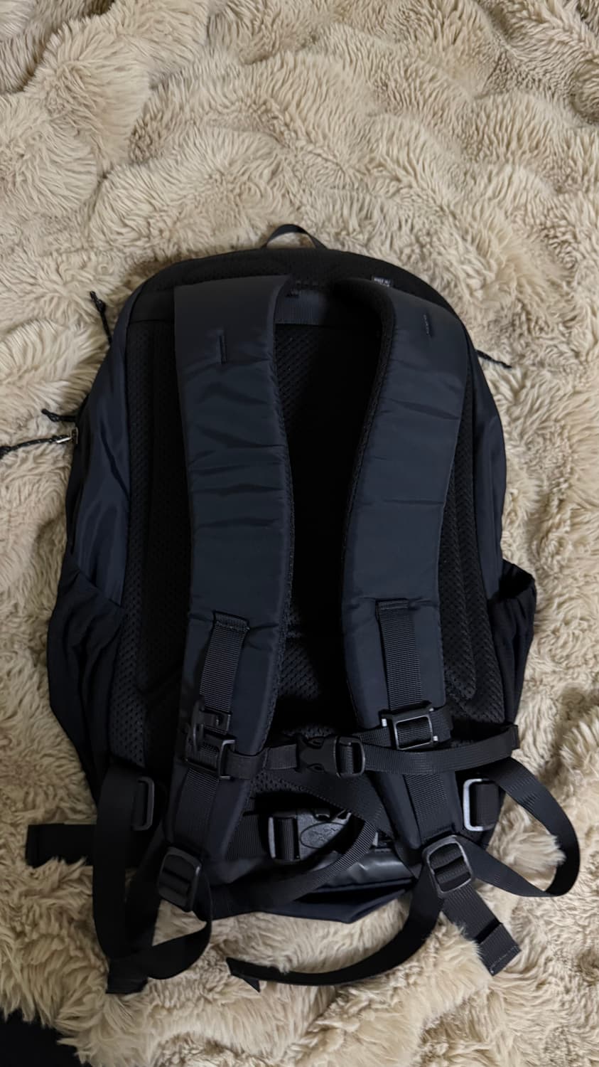 아크테릭스 맨티스 26L 블랙 (사용감 있음) 상품이미지2