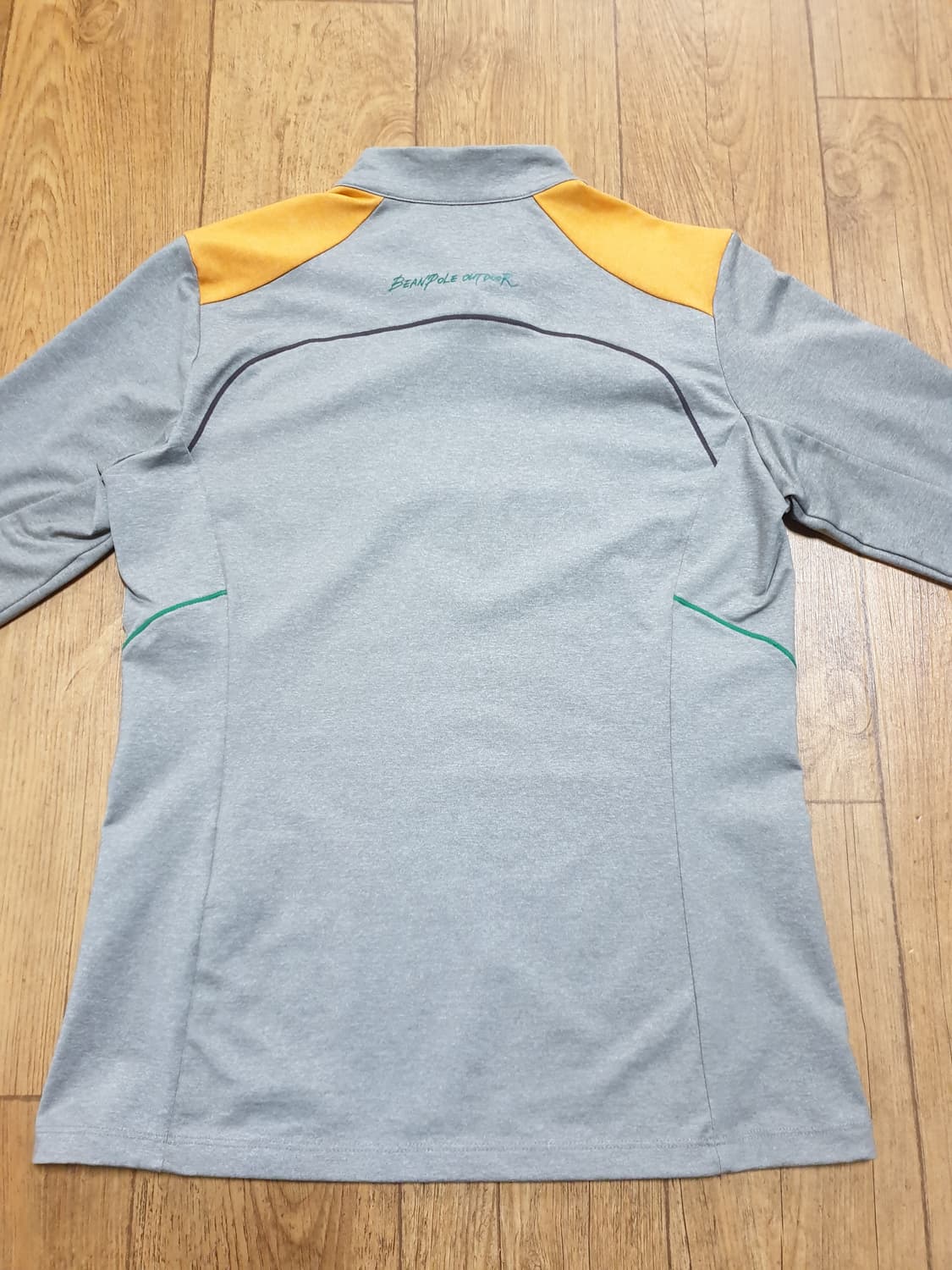 1070 빈폴 아웃도어 반집업 여성 90사이즈입니다 상품이미지5