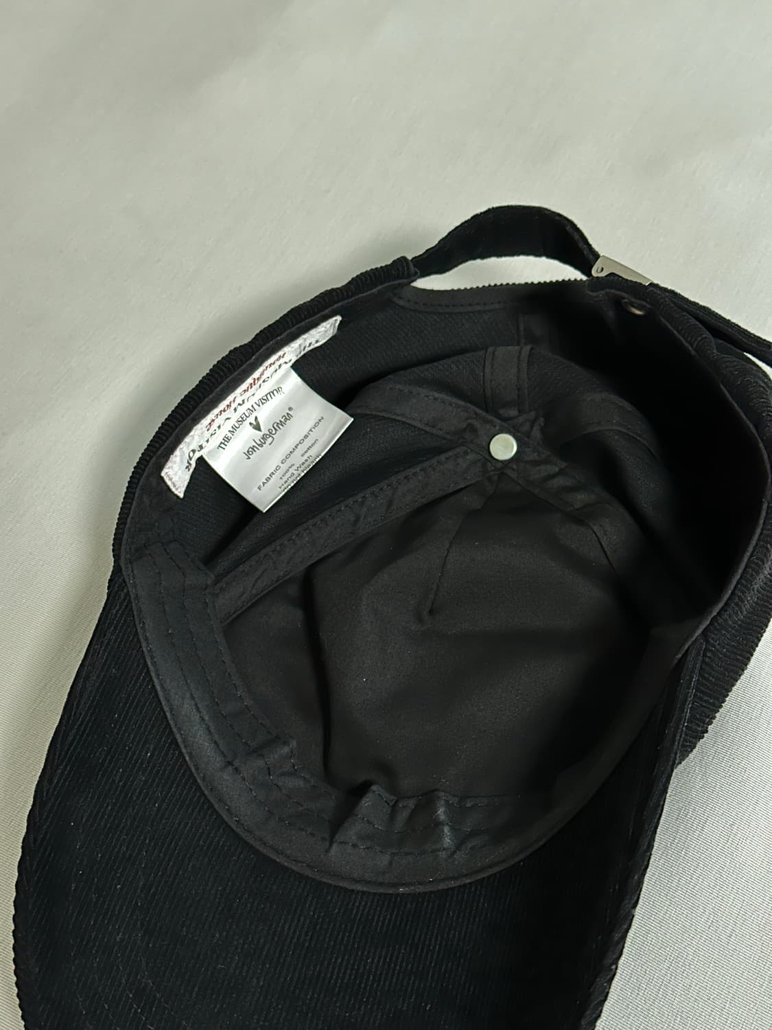 더뮤지엄비지터 존버거맨 볼캡 블랙 상품이미지2