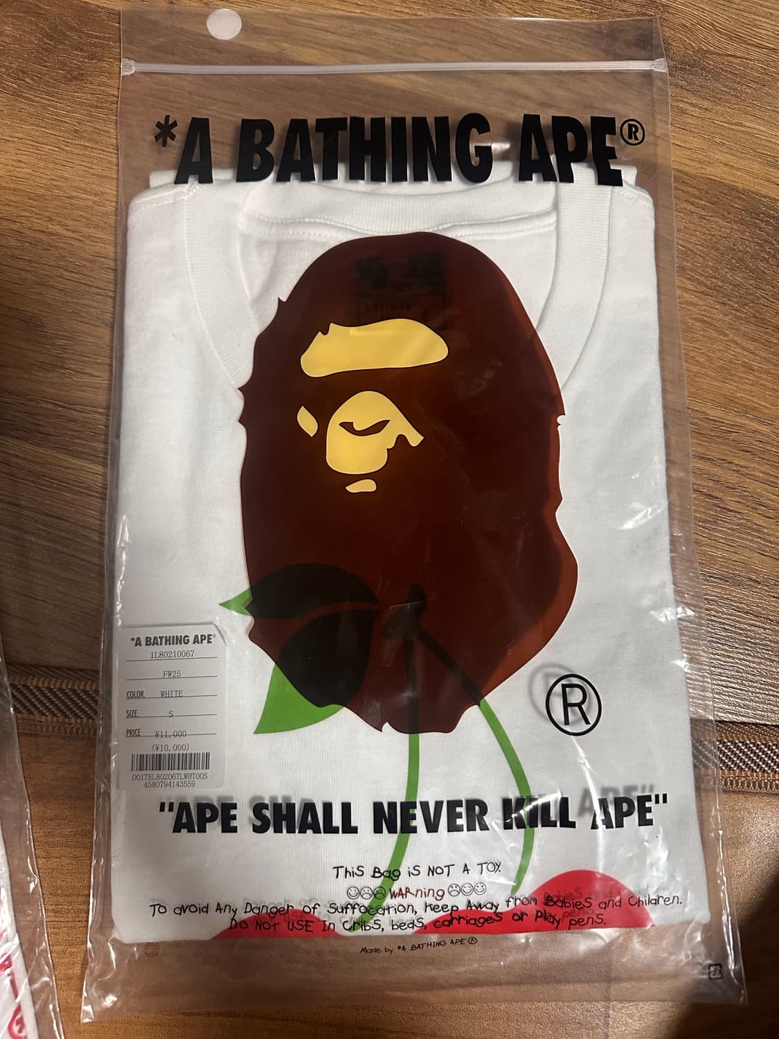 베이프 체리 티셔츠 상품이미지2