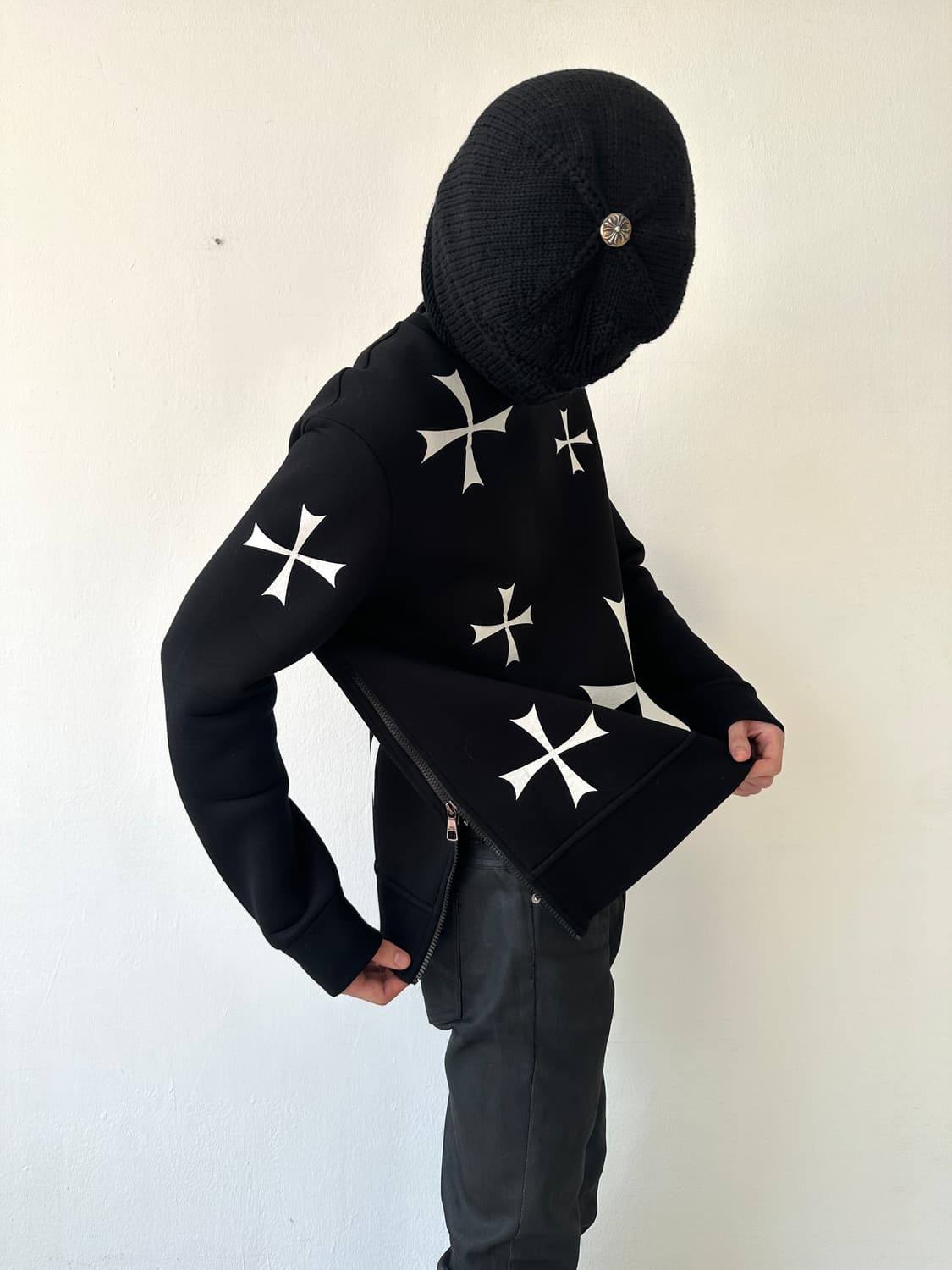 닐바렛 아카이브 크로스 지퍼 블랙 맨투맨 상품이미지3